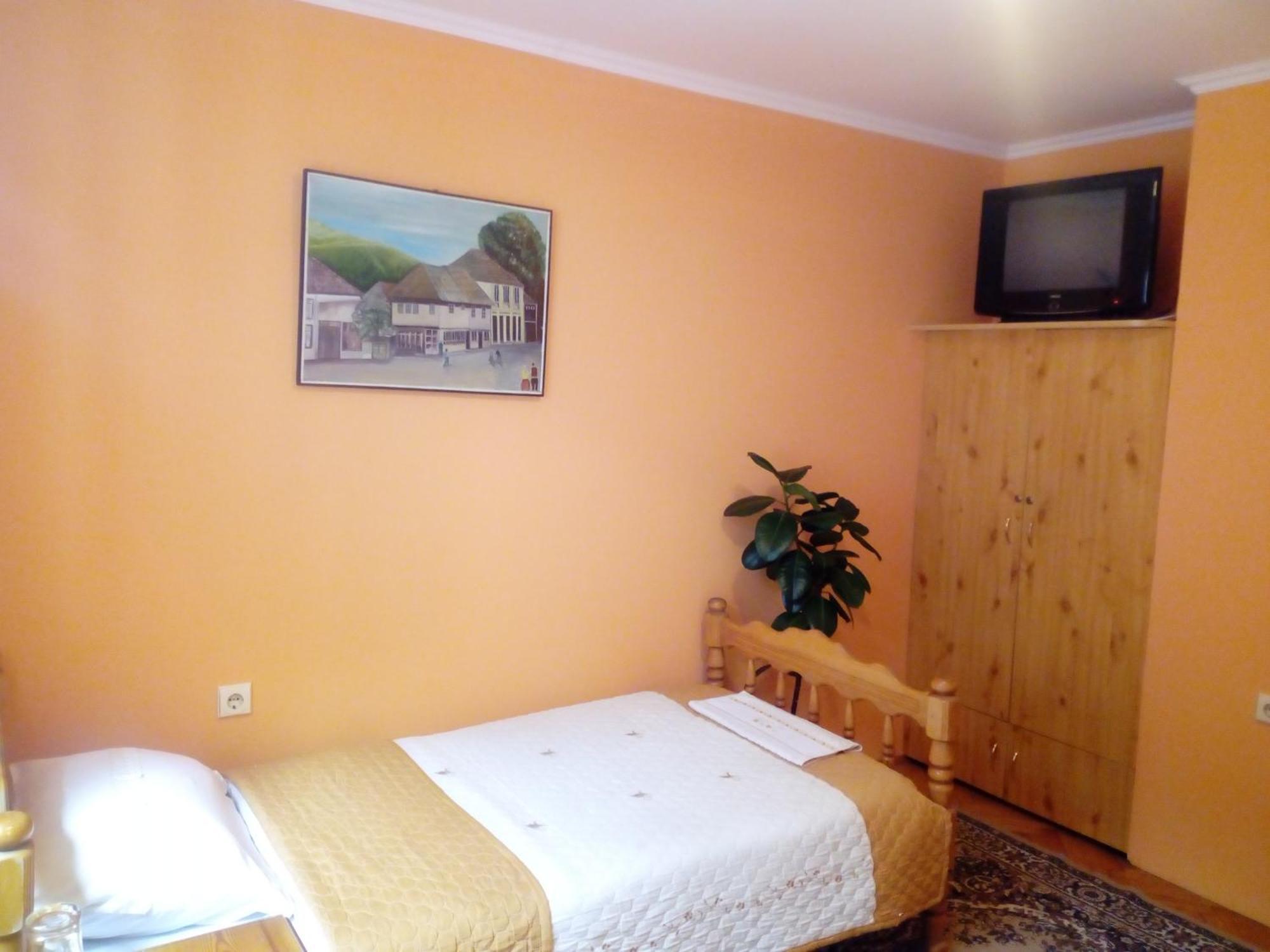 Hotel 24 Jul Pljevlja Rom bilde